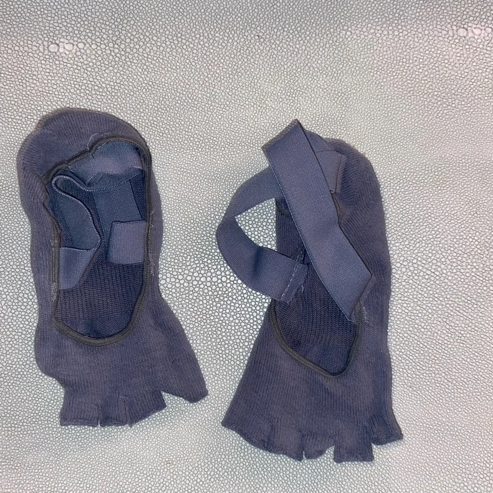 Barre Sox Grip Socks Color: Smokey Grey Ballerina